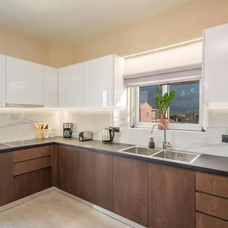 Apartament Eleni's House Karavomylos