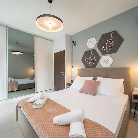 Apartamento Eleni's House Karavomylos