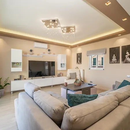 Apartamento Eleni's House