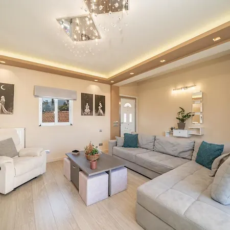 Eleni's House Apartamento *