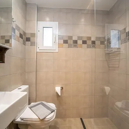 Eleni's House * Karavomylos