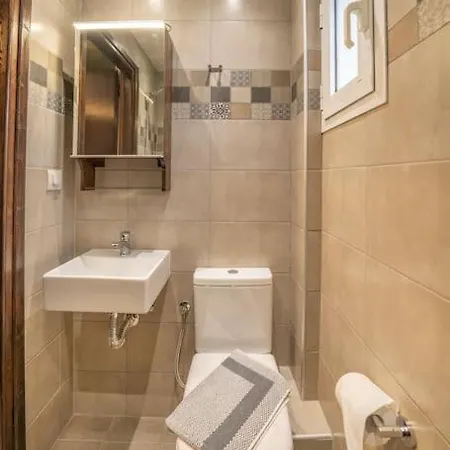 Eleni's House * Karavomylos