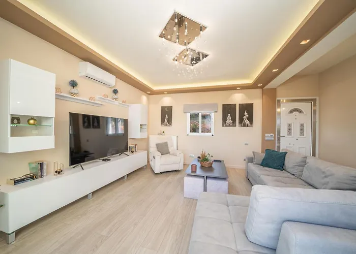 Eleni's House